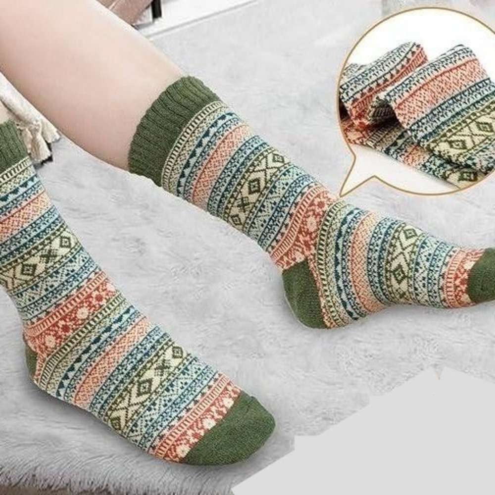 2pk‎ Wool Blend Fair Isle Crew Socks Green Burgundy Nordic Cabincore Cozy Hiking - Picture 4 of 4